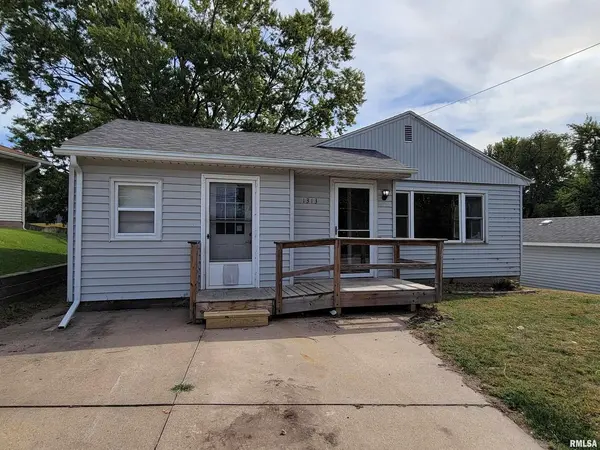 1313 HARRISON DR, Clinton, IA 52732