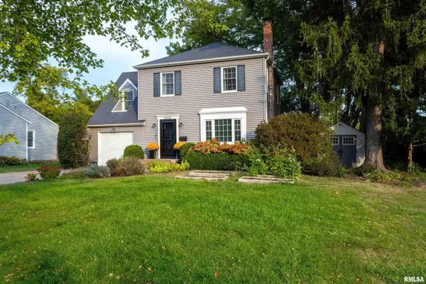 3418 MIDDLE RD, Davenport, IA 52803