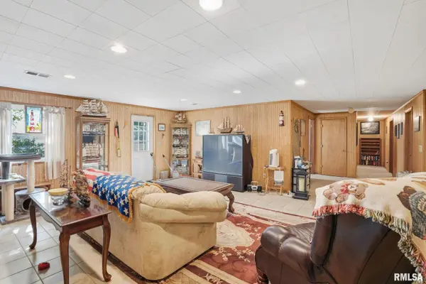 211 LONGVIEW DR, Geneseo, IL 61254