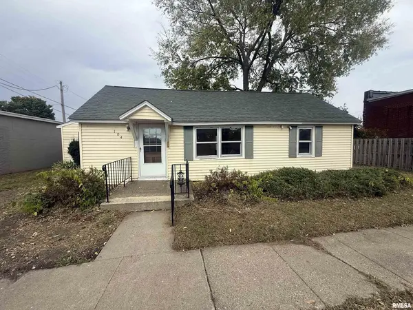 104 W BENNETT ST, Mccausland, IA 52758