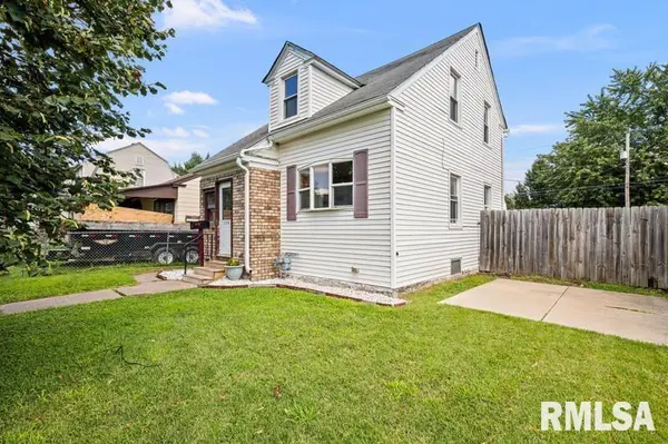129 S BIRCHWOOD AVE, Davenport, IA 52802