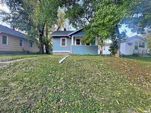 2212 39TH ST, Rock Island, IL 61201-5122