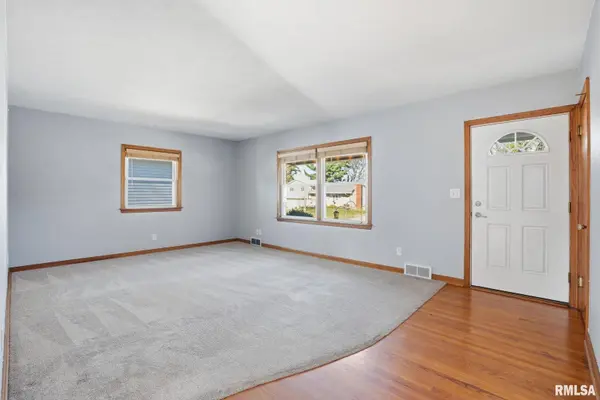 2429 E CENTRAL PARK AVE, Davenport, IA 52803