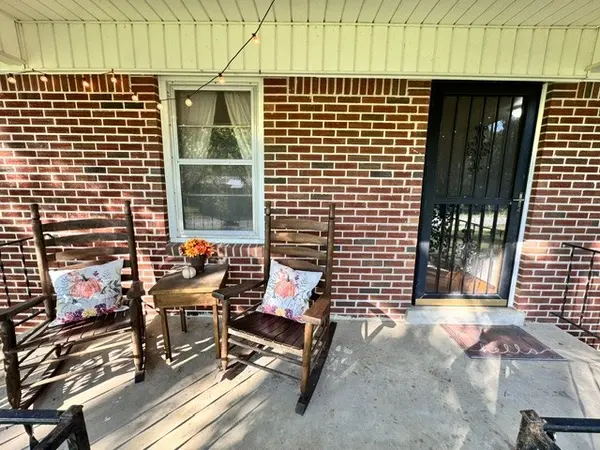 202 Maggart Rd, Elmwood, TN 38560