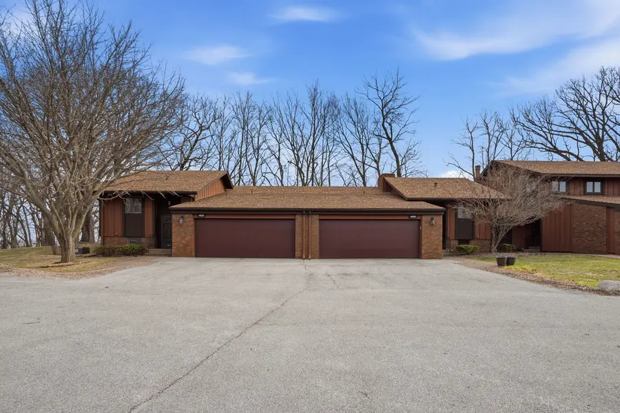 4828 6th Avenue DR, Moline, IL 61265