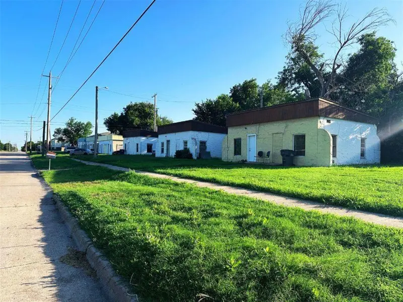 408 NW 3rd ST, Lawton, OK 73507