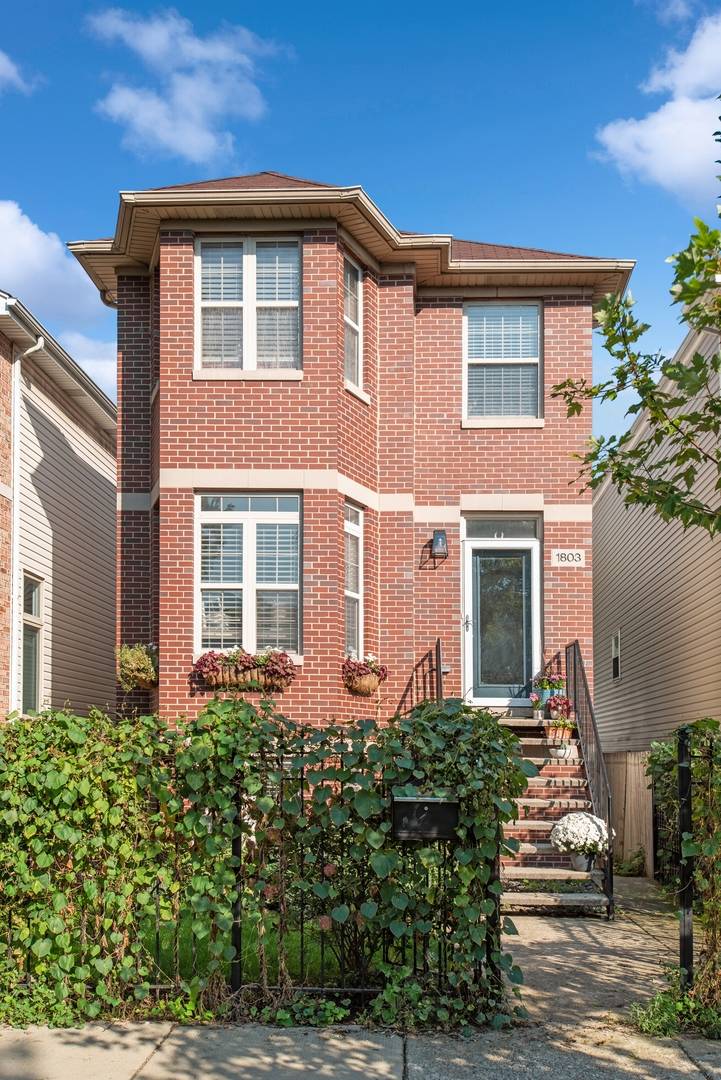 1803 N Fairfield AVE, Chicago, IL 60647
