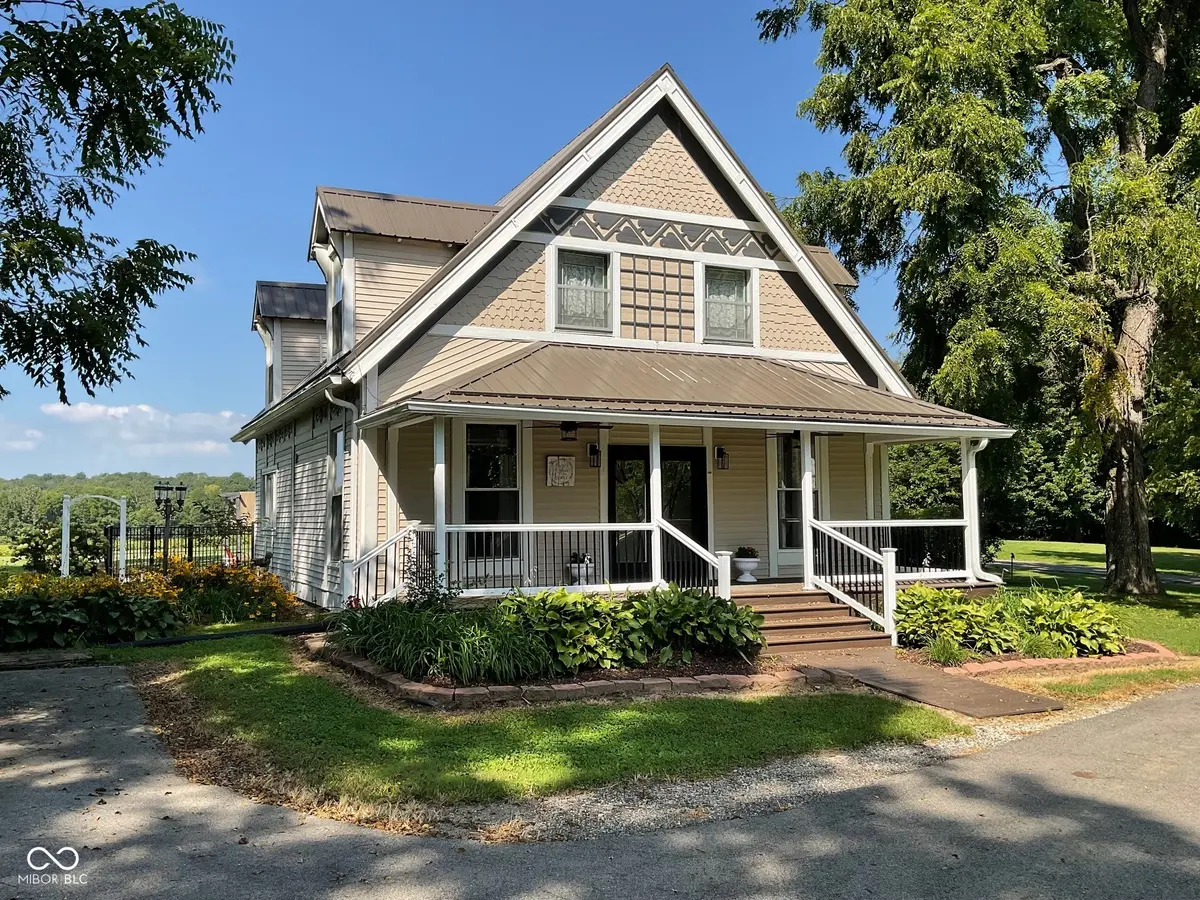 3596 N B Dale RD, Bloomingdale, IN 47832