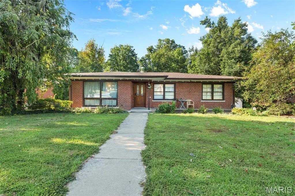 67 Cheshire DR, Belleville, IL 62223