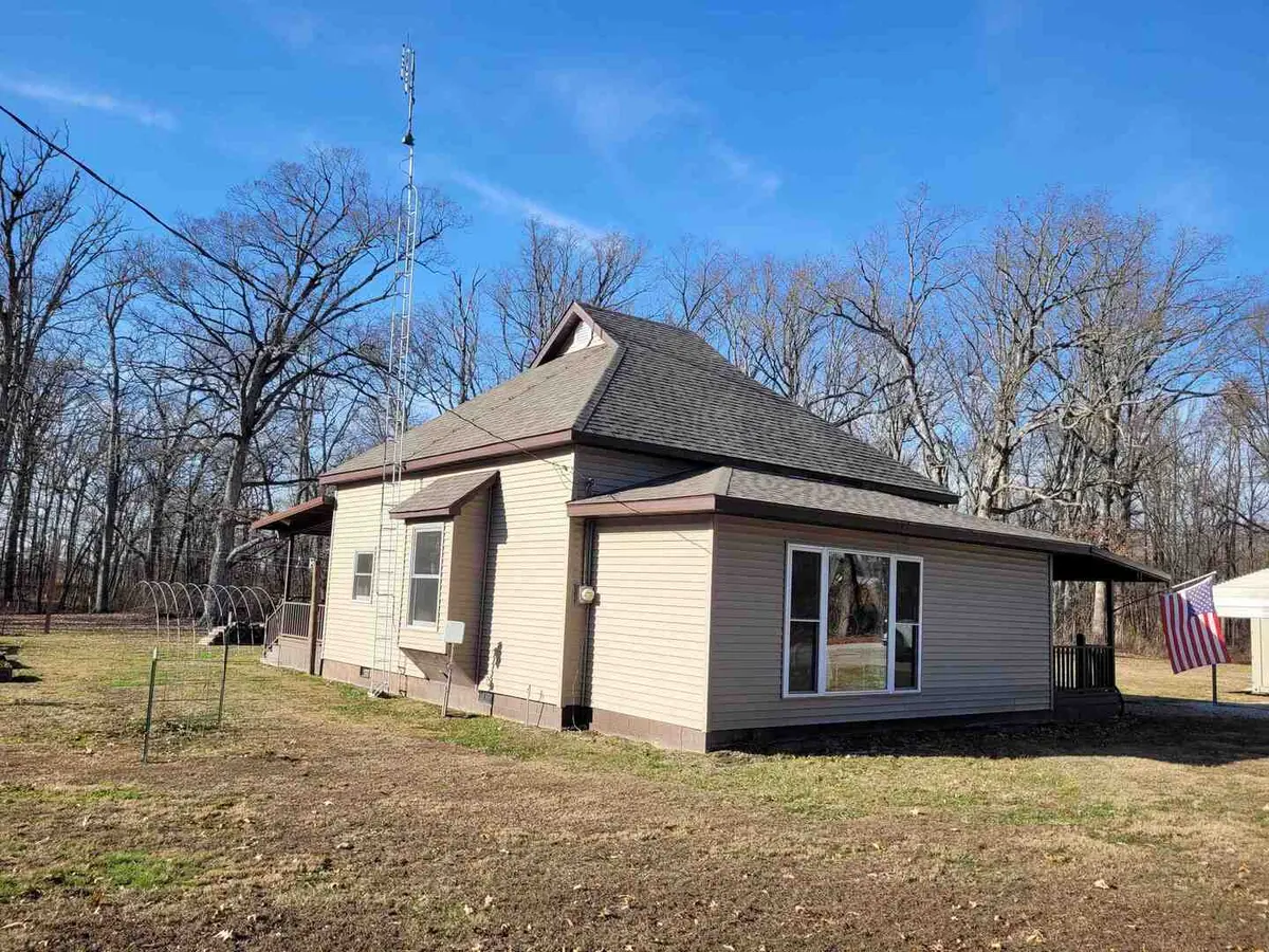 5531 N Hickory LN, Bonnie, IL 62816