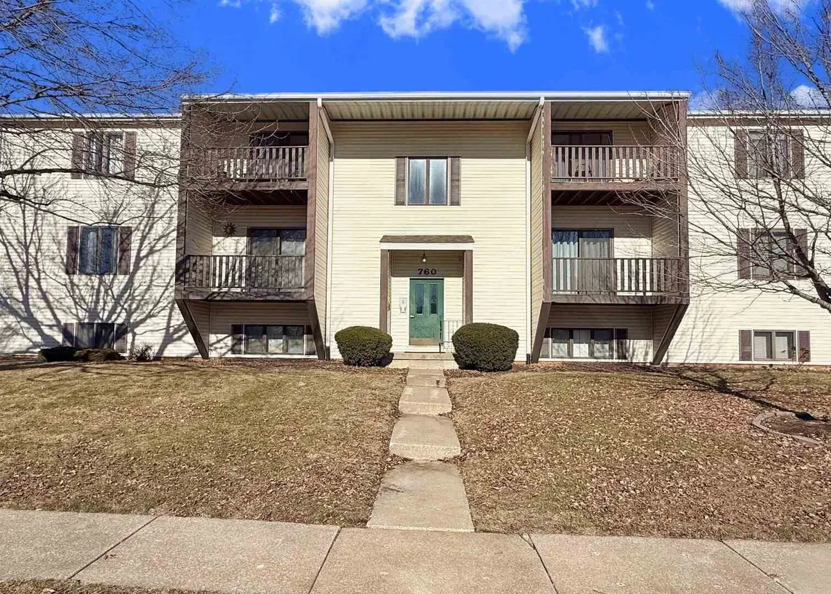760 E Iowa St ST #2A, Eldridge, IA 52748