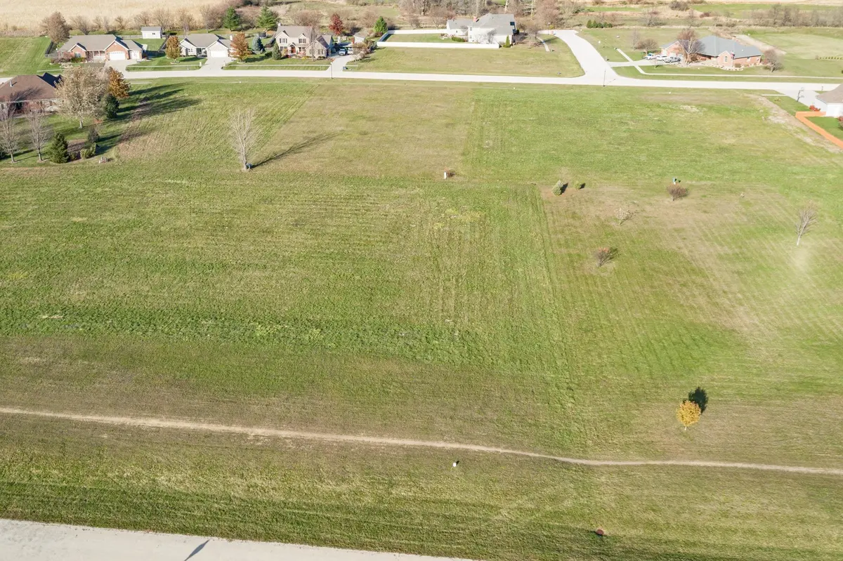 990 Prairie View DR, Somonauk, IL 60552