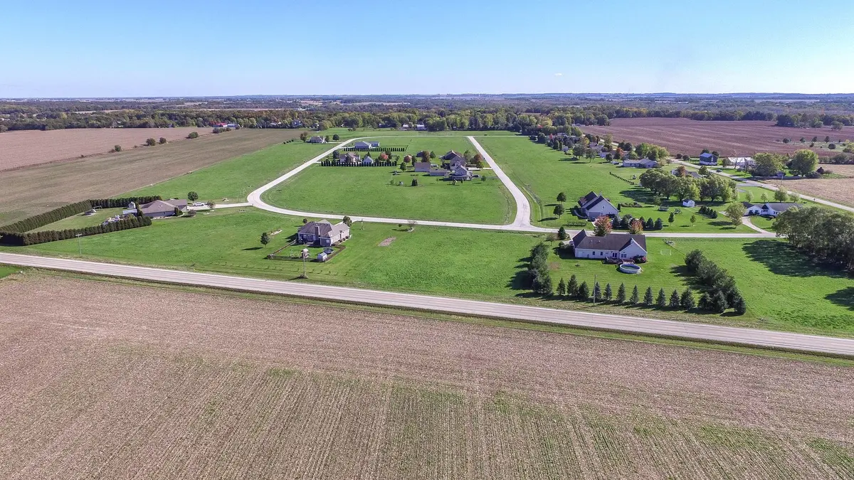 2455 N 4220th RD, Sheridan, IL 60551