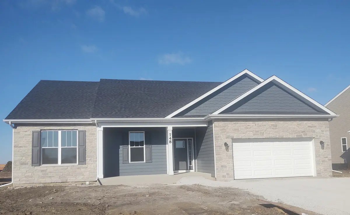 748 Juniper ST, Oswego, IL 60543