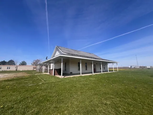100 S Fourth ST, Wapella, IL 61777