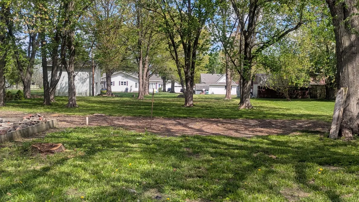 260 N Sherman ST, Cisco, IL 61830