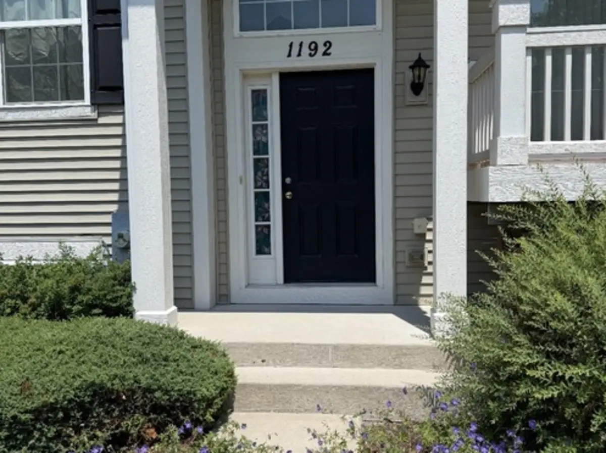 1192 Alta Vista DR #1192, Pingree Grove, IL 60140