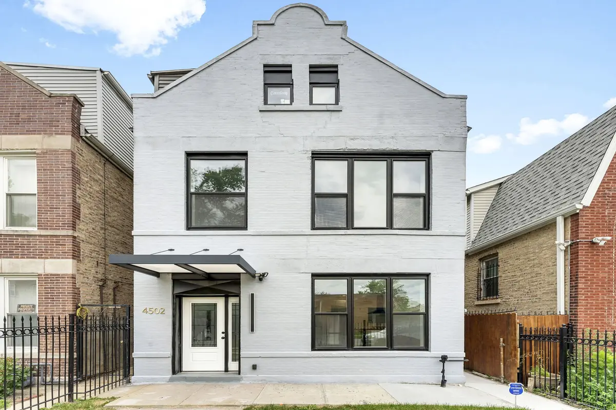 4502 W THOMAS ST, Chicago, IL 60651
