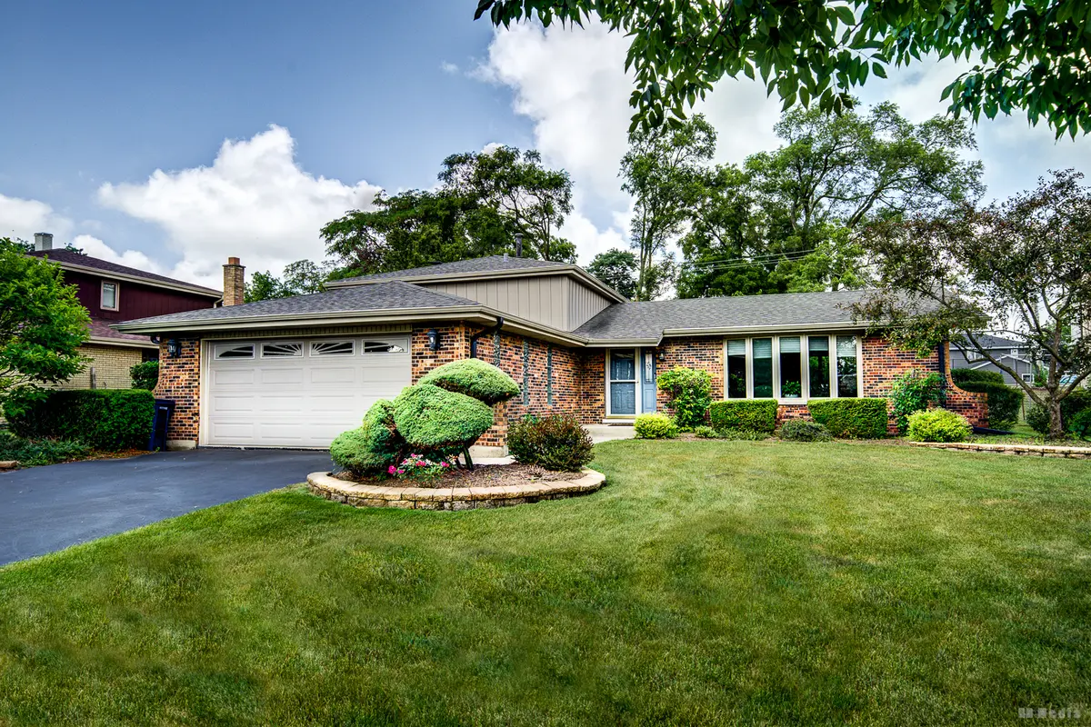 13520 Idlewild DR, Orland Park, IL 60462