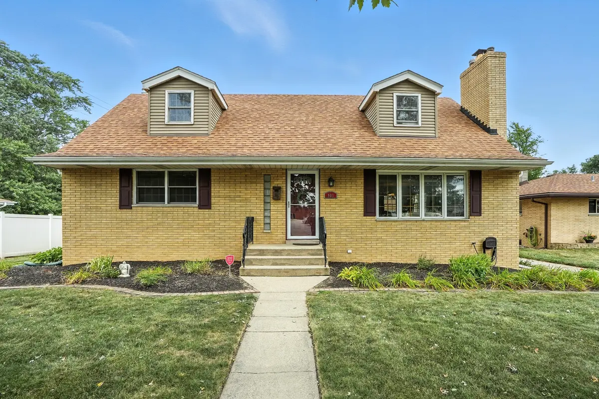 901 Ridgeway AVE, Munster, IN 46321