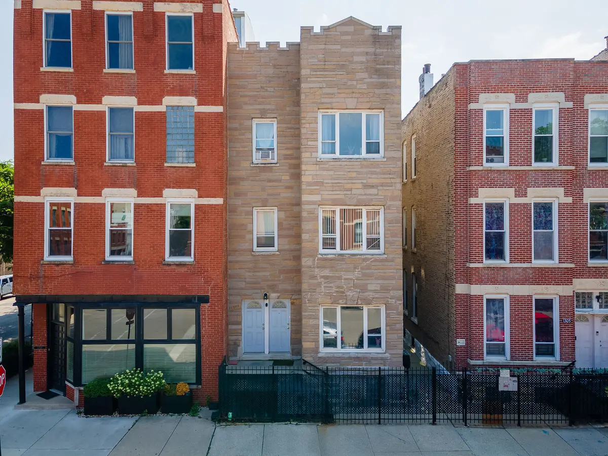 1303 W Ohio ST, Chicago, IL 60642