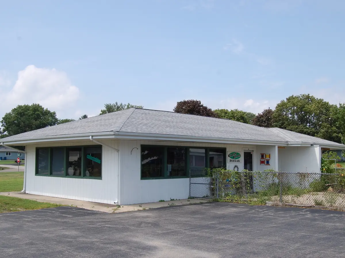 909 Green Ridge AVE, Earlville, IL 60518