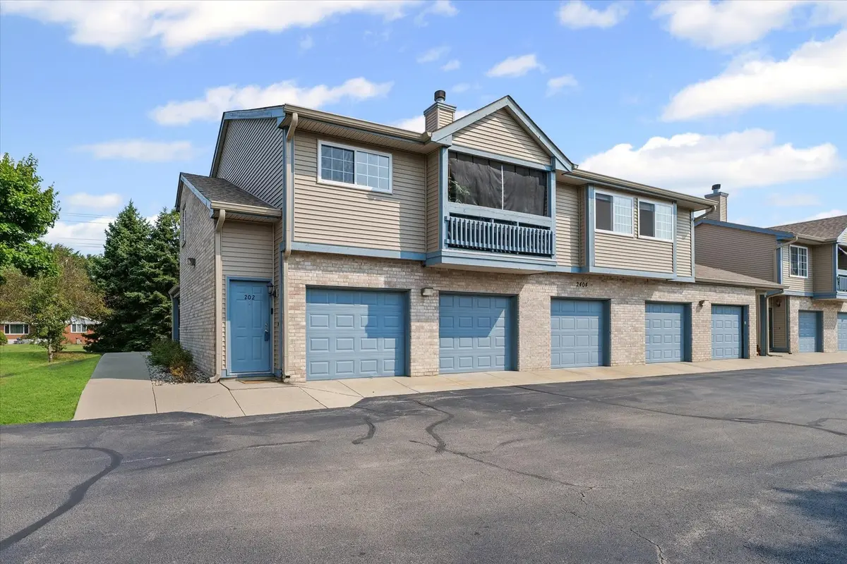 2404 Windward BLVD #202, Champaign, IL 61821