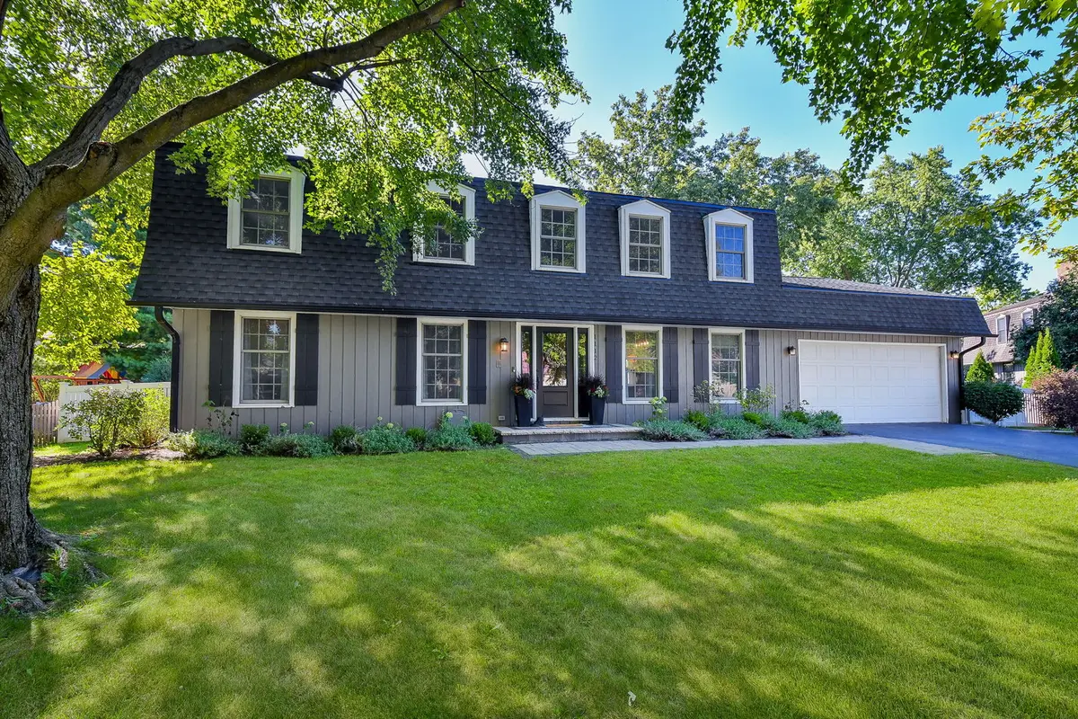 1112 CANDLENUT DR, Naperville, IL 60540