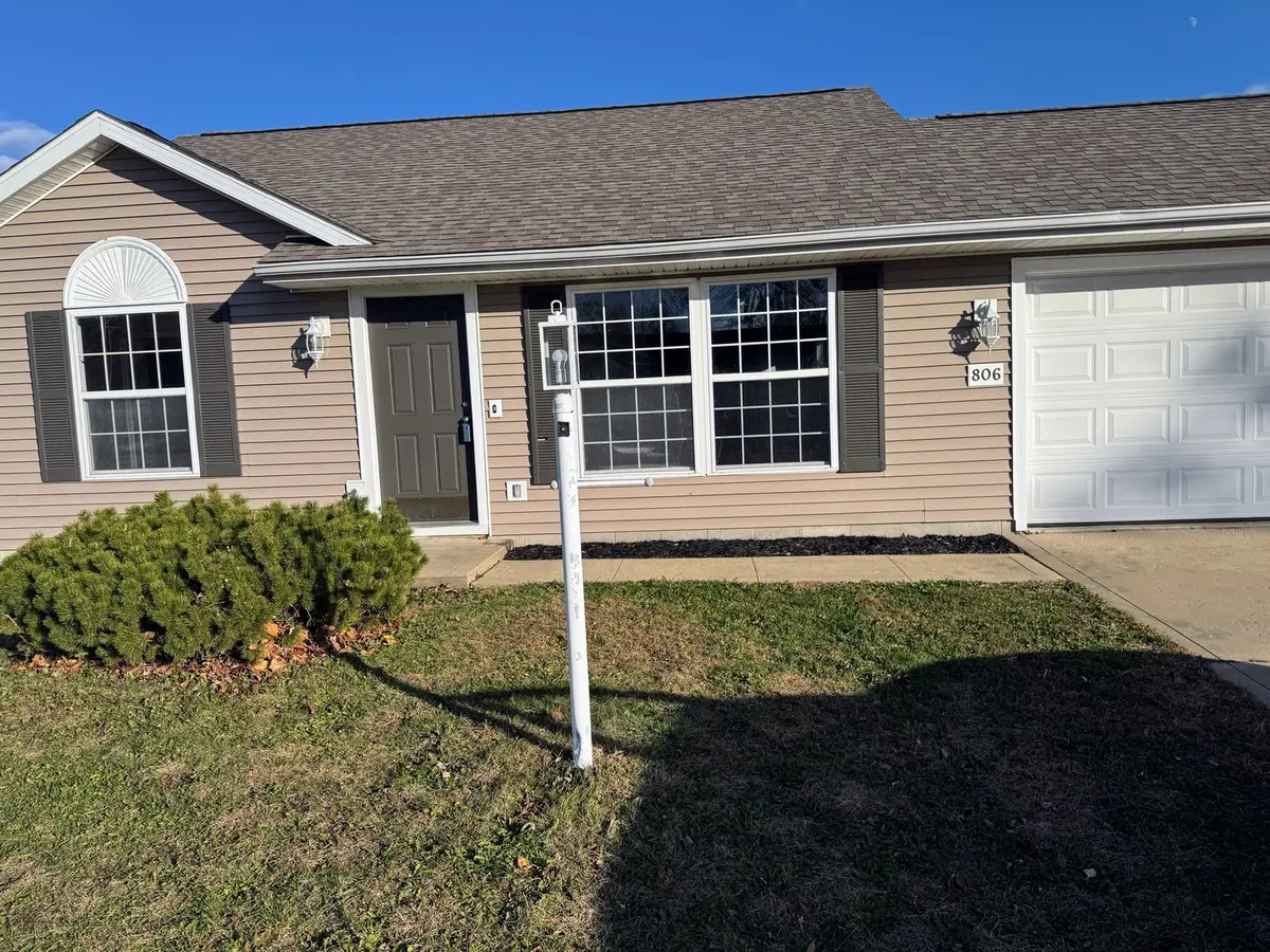 806 S Sunny LN, Urbana, IL 61802