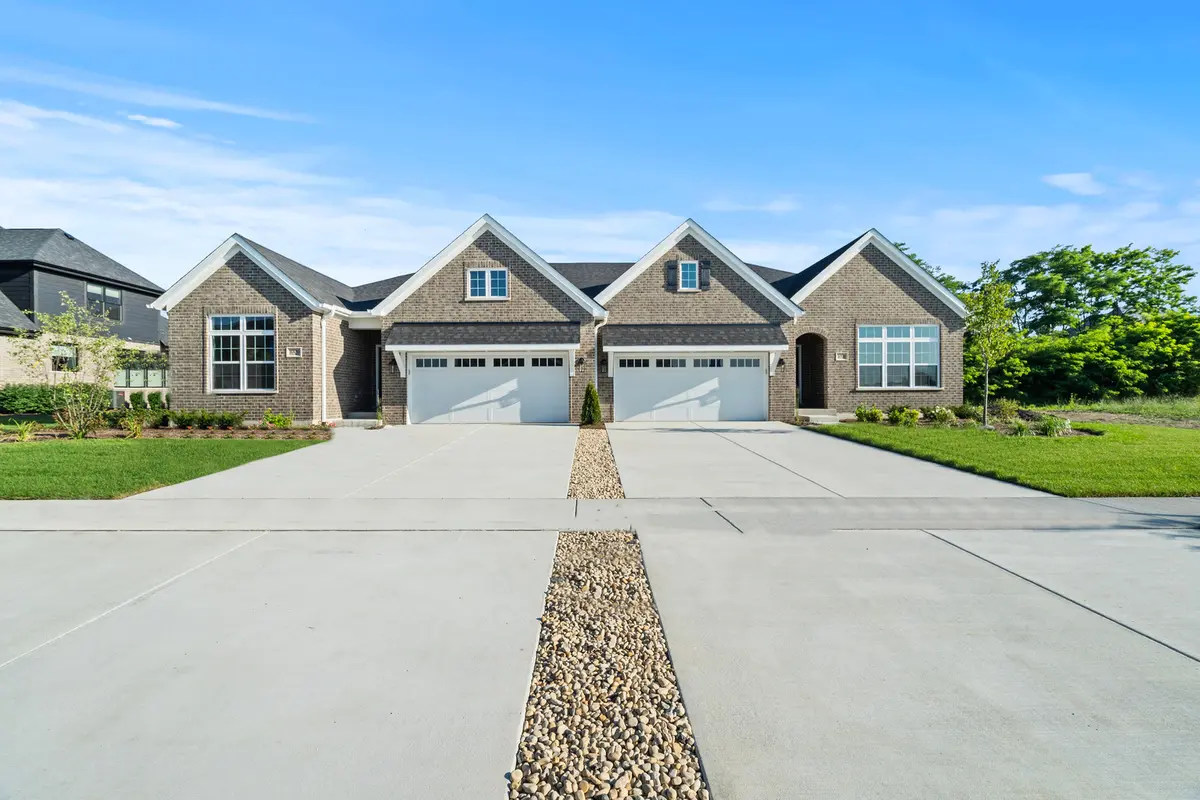 16560 Kayla DR, Lemont, IL 60439