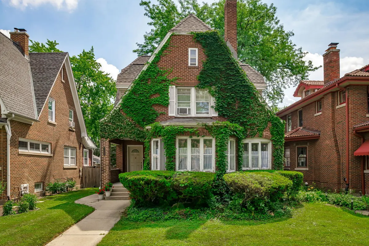 1122 N Ridgeland AVE, Oak Park, IL 60302