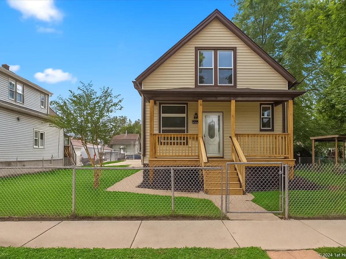 2745 Desplaines ST, Blue Island, IL 60406