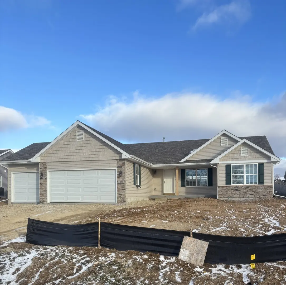 1245 Glacier DR, Byron, IL 61010
