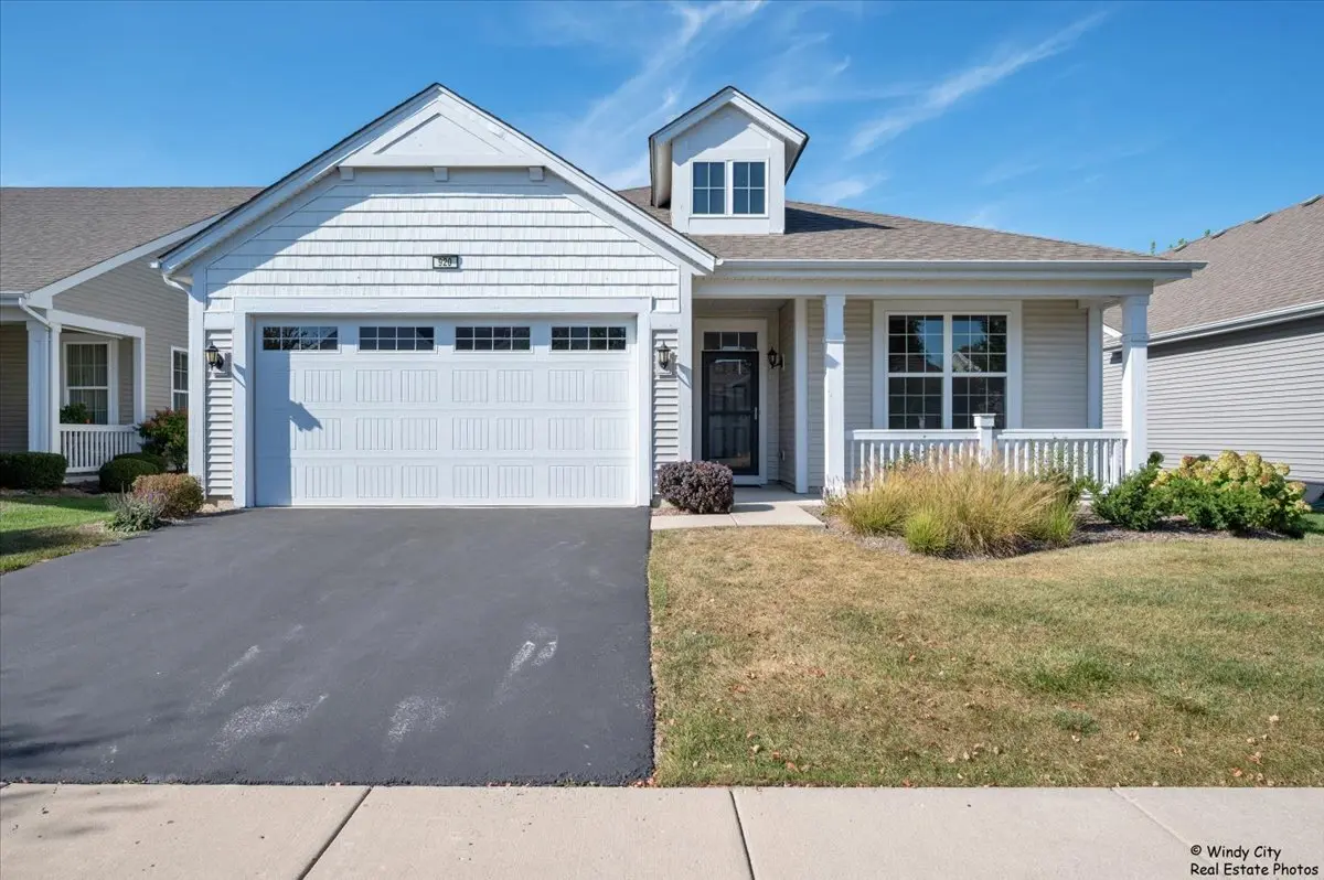 920 Prescott LN, Pingree Grove, IL 60140