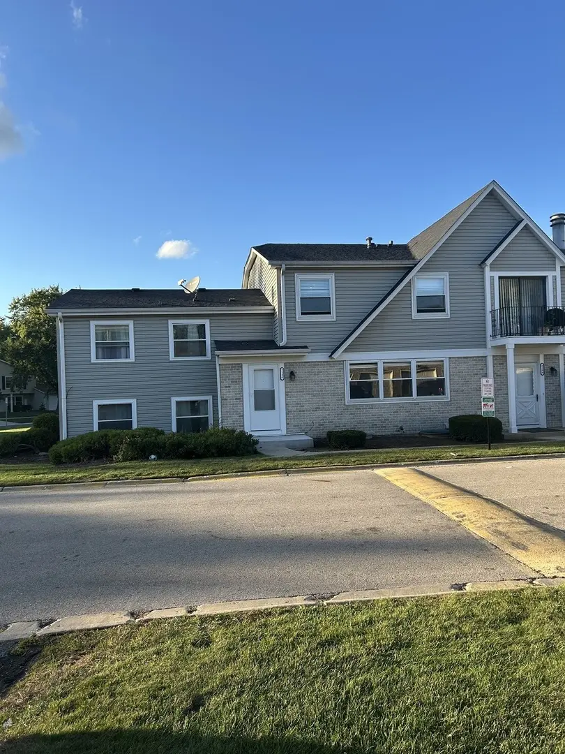 2186 N Oakbrook CIR #2186, Palatine, IL 60074