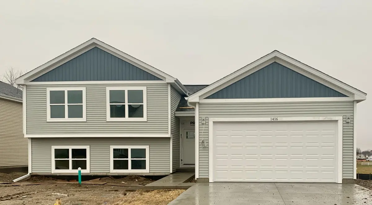 1416 Sage LN, Harvard, IL 60033