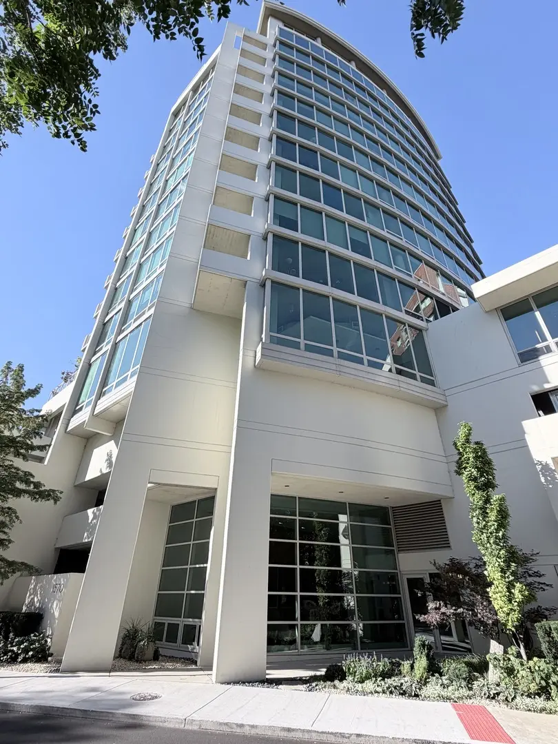 1570 ELMWOOD AVE #802, Evanston, IL 60201