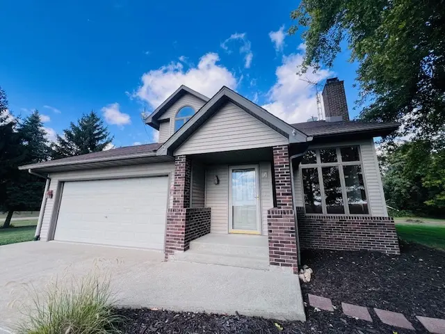 7705 Lakewood RD, Weldon, IL 61882