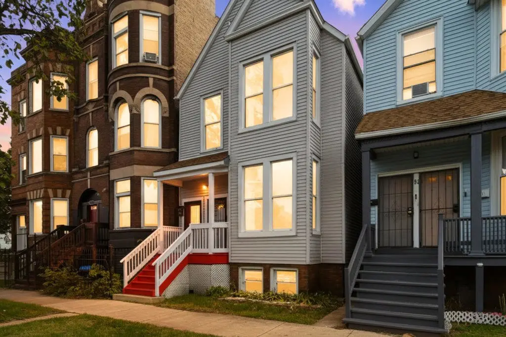 8919 S Exchange AVE, Chicago, IL 60617
