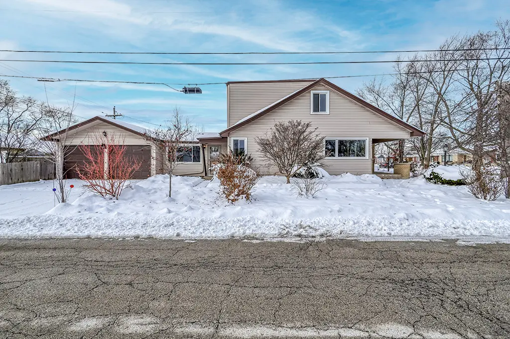 5001 Harnew RD, Oak Lawn, IL 60453