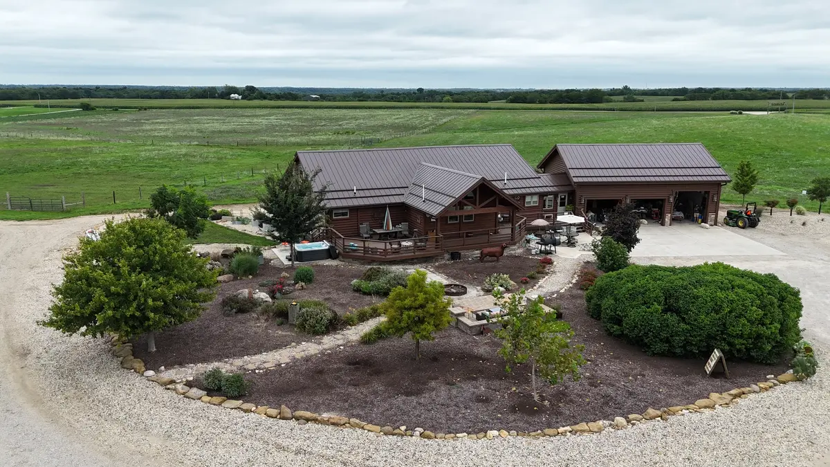 2951 N 28th RD, Seneca, IL 61360