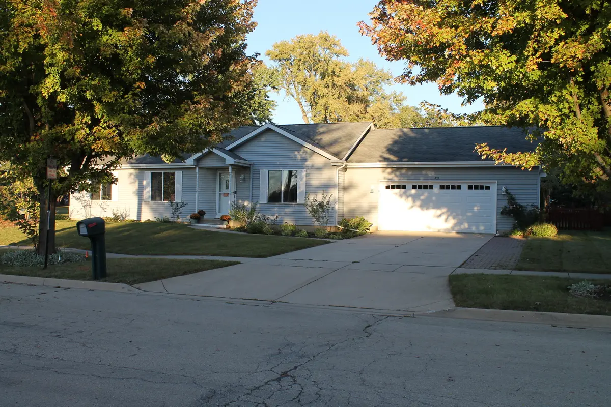 421 Klick ST, Hampshire, IL 60140