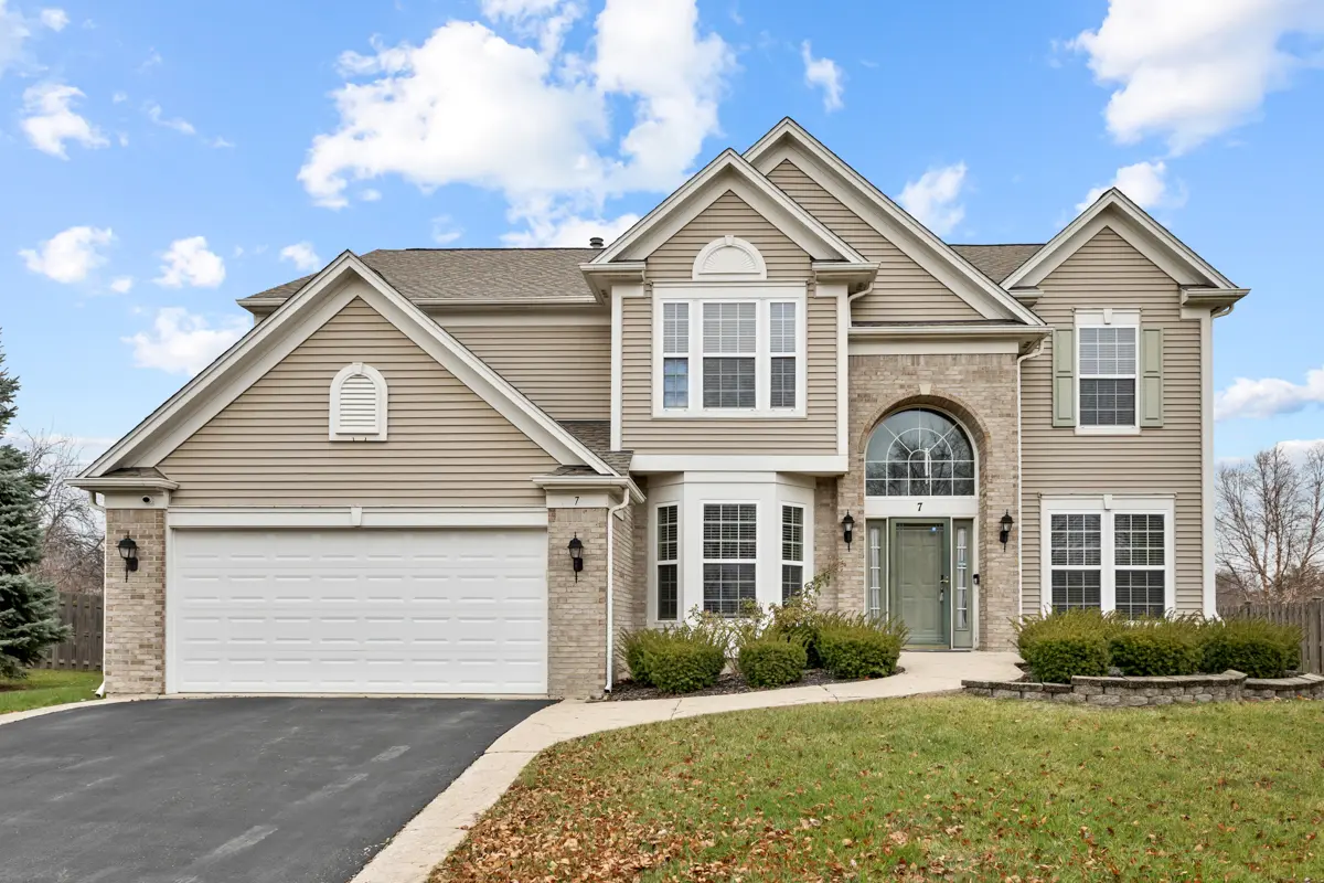 7 Snead CT, Bolingbrook, IL 60490