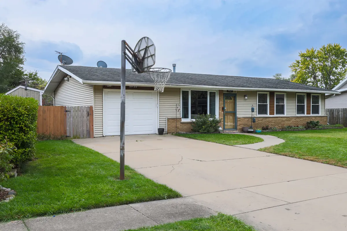9425 Pine ST, Mokena, IL 60448