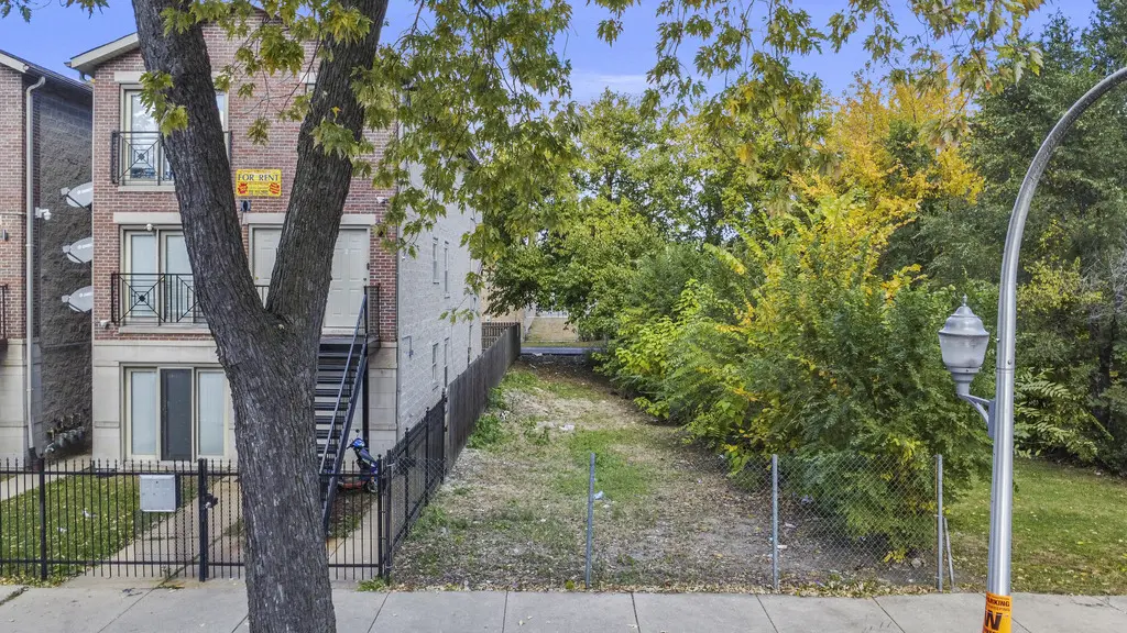 2816 W Flournoy ST, Chicago, IL 60612