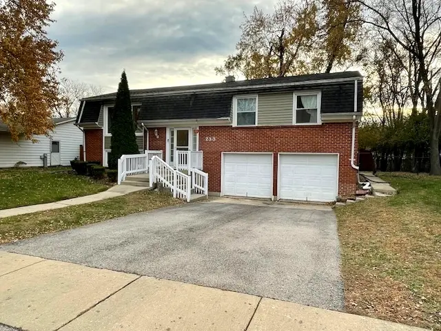 233 Charlotte LN, Bolingbrook, IL 60440
