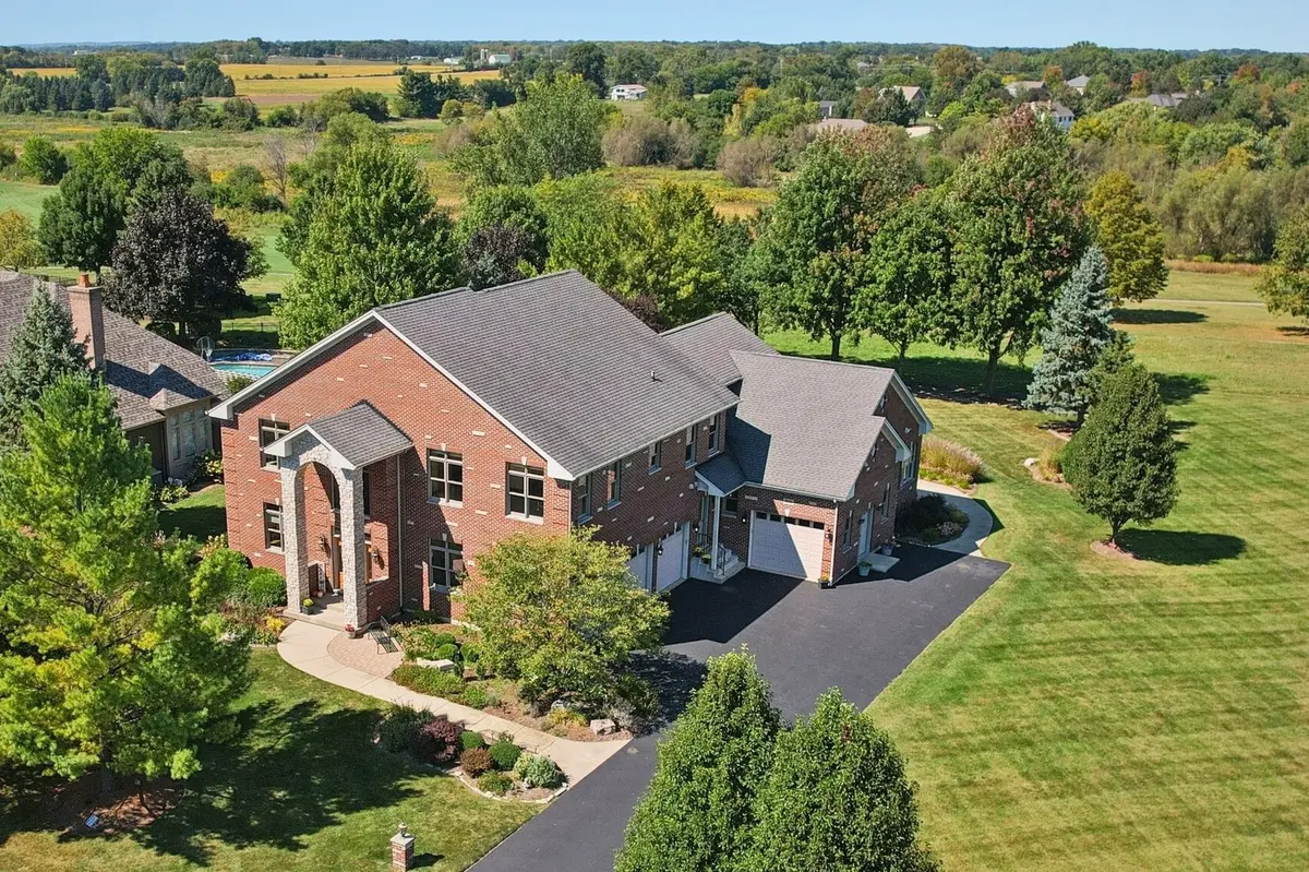 9804 Palmer DR, Lakewood, IL 60014