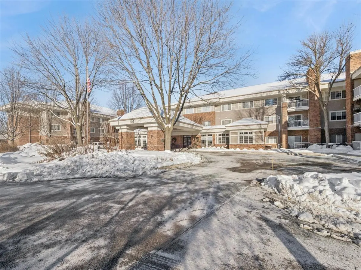 605 Barrington AVE #350, East Dundee, IL 60118