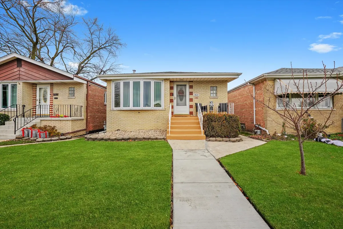 7810 Natchez AVE, Burbank, IL 60459