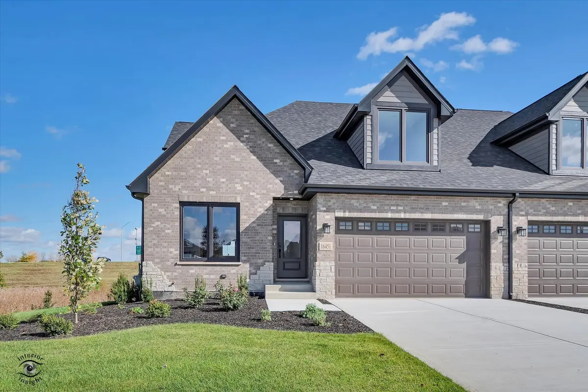 16451 Kayla DR, Lemont, IL 60439